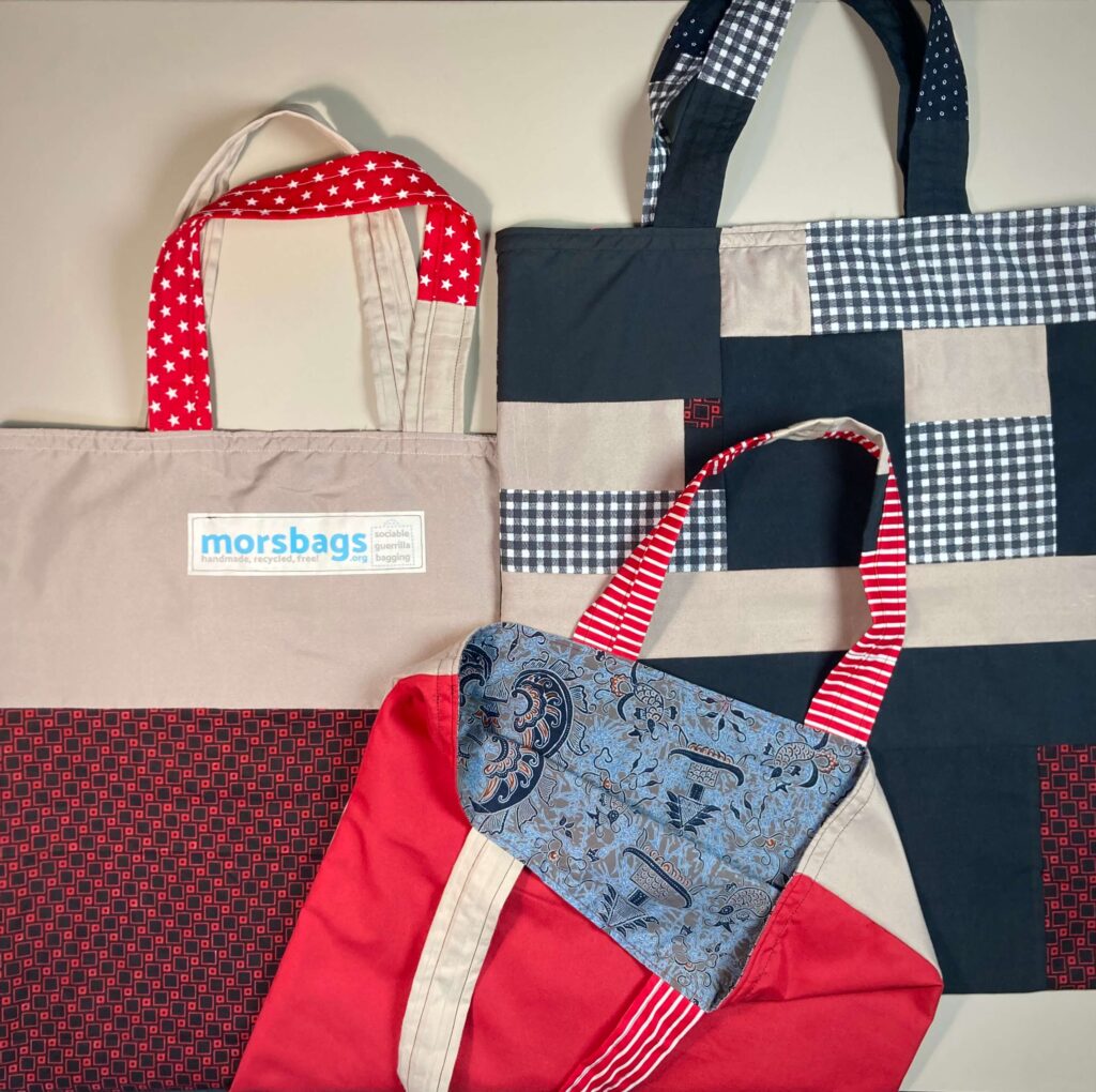 Sustainable sewing example: Patchwork Tote bags made of remnant from many projects